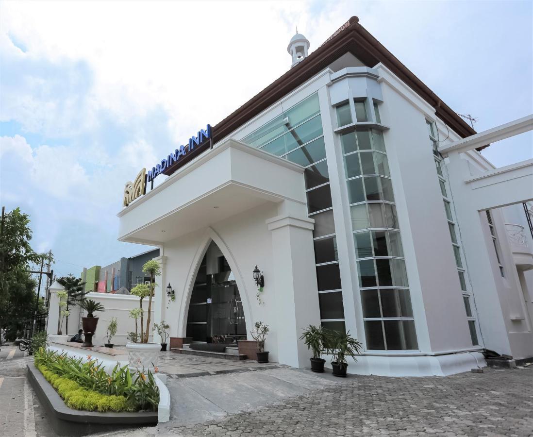 Madina Inn Jogjakarta Buitenkant foto
