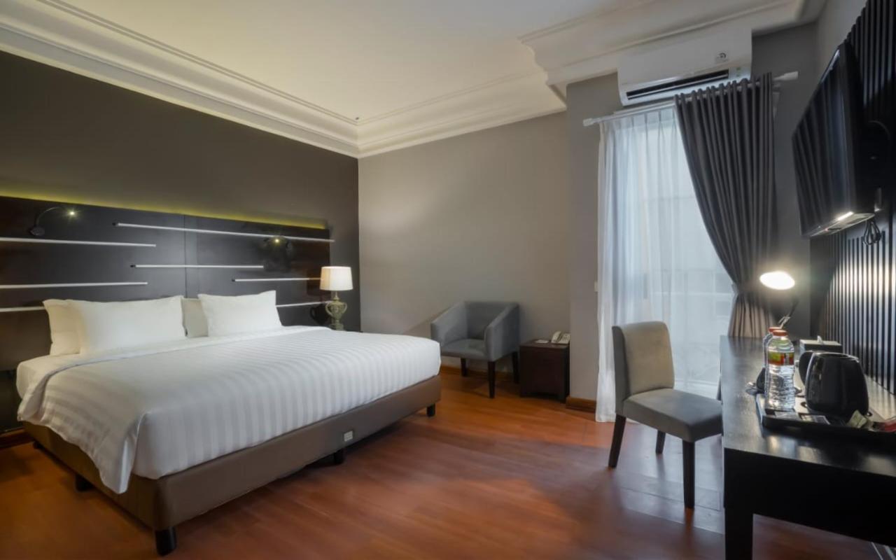 Madina Inn Jogjakarta Buitenkant foto