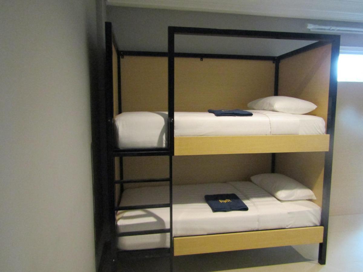 Madina Inn Jogjakarta Buitenkant foto