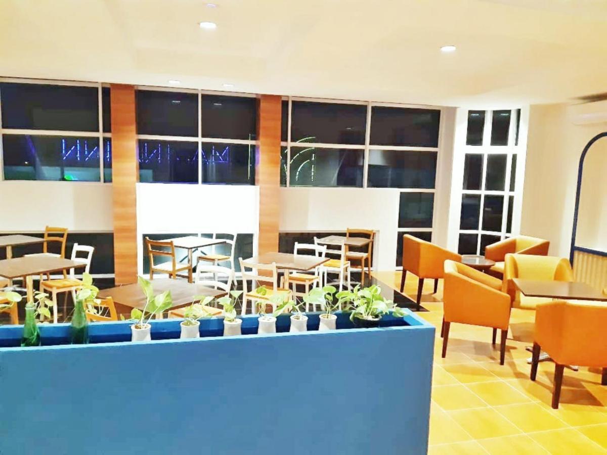 Madina Inn Jogjakarta Buitenkant foto