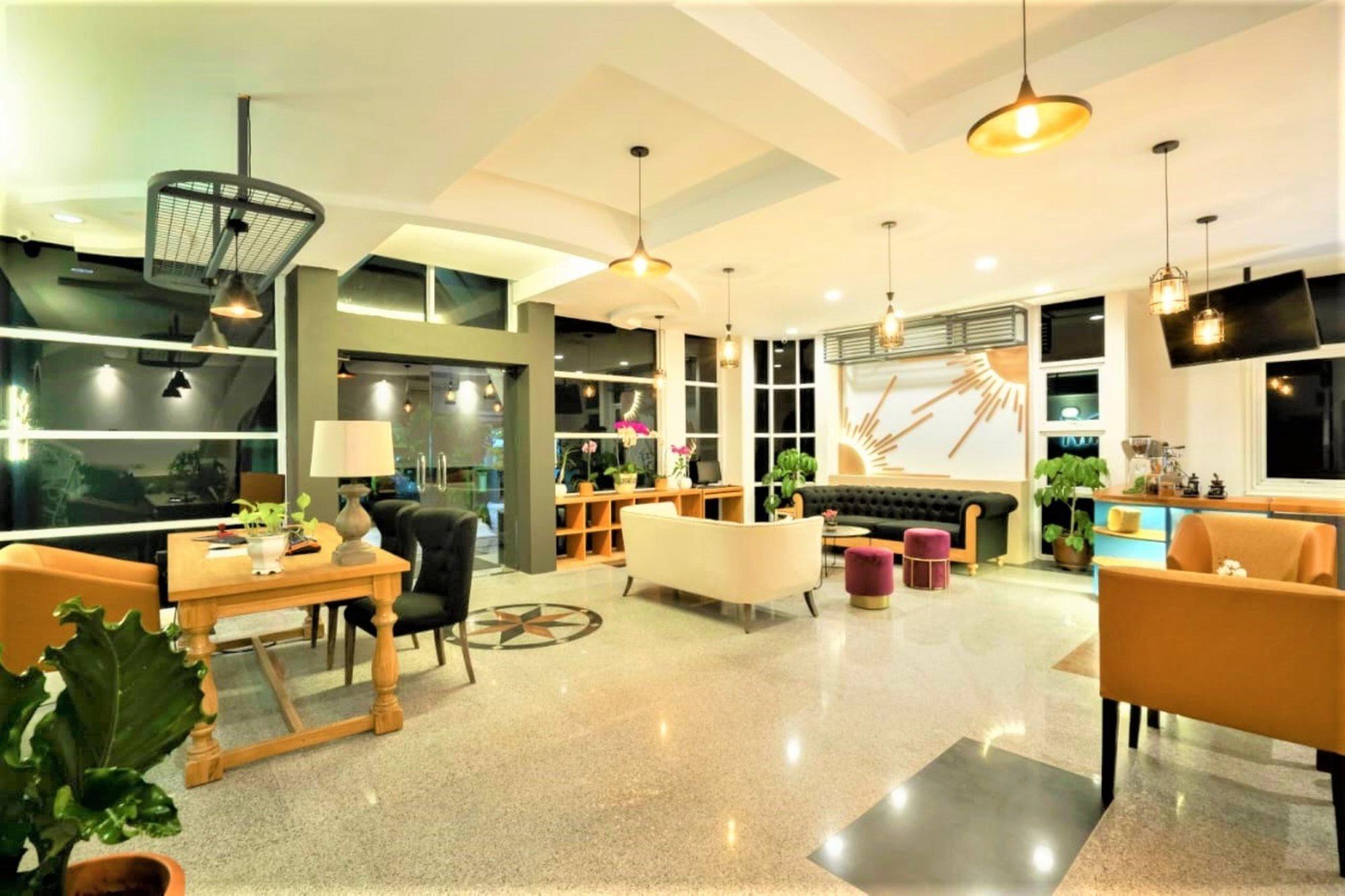 Madina Inn Jogjakarta Buitenkant foto