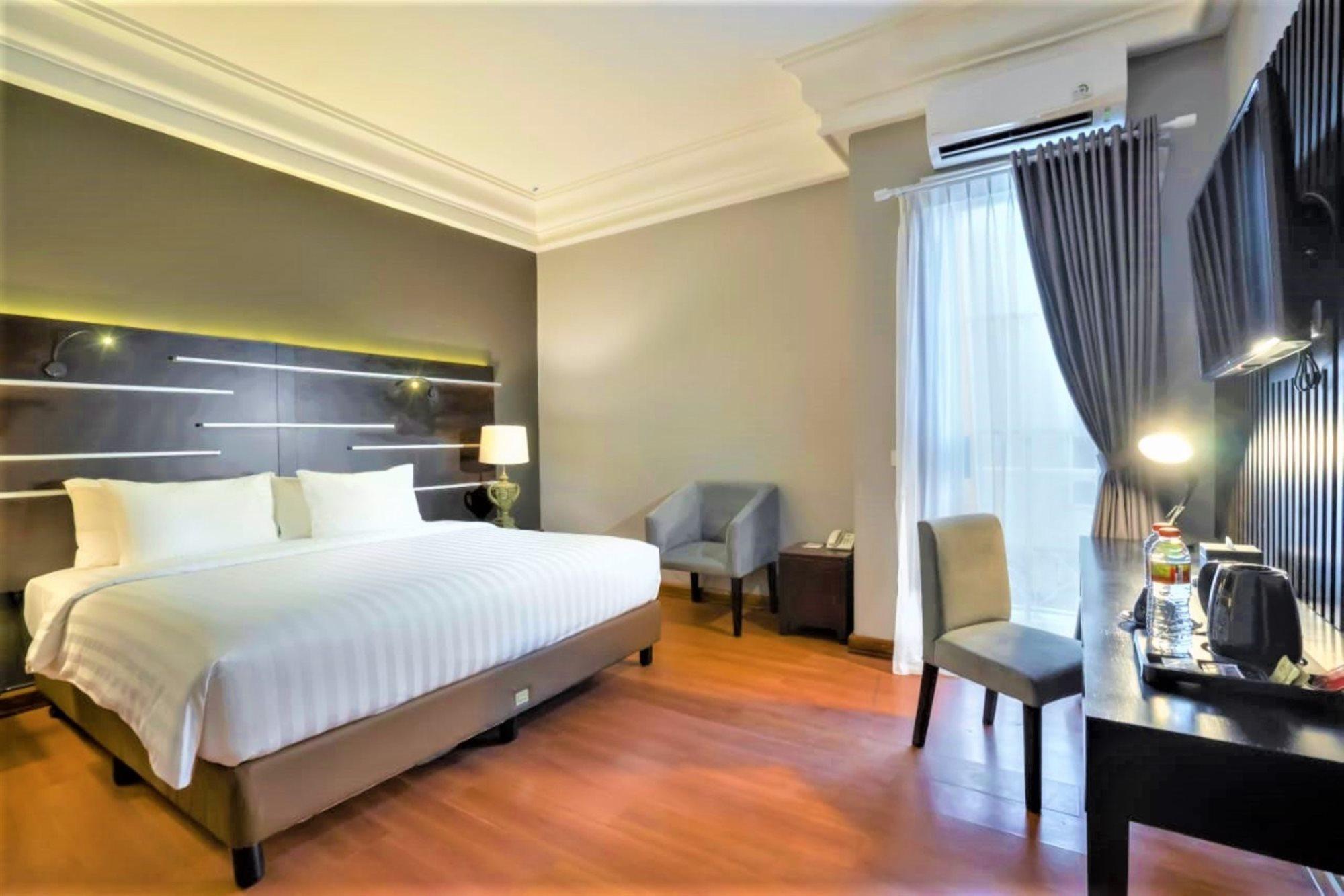 Madina Inn Jogjakarta Buitenkant foto