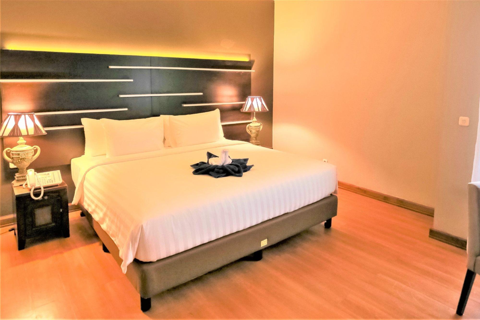 Madina Inn Jogjakarta Buitenkant foto
