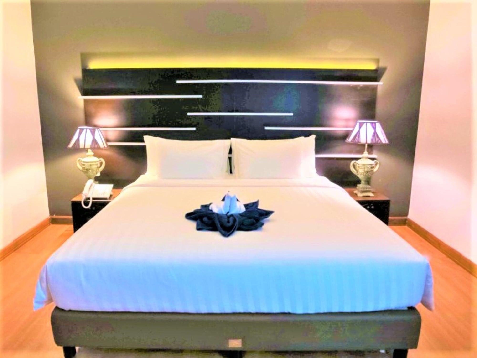 Madina Inn Jogjakarta Buitenkant foto