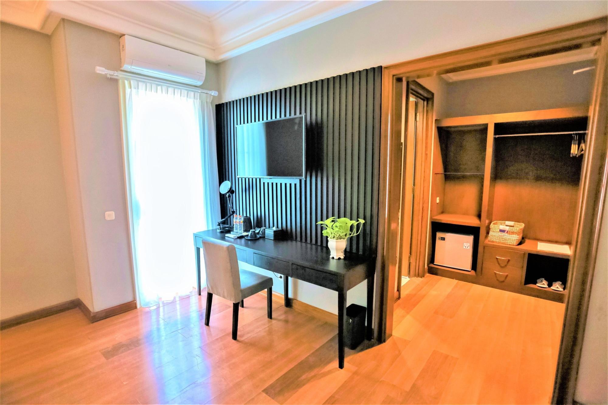 Madina Inn Jogjakarta Buitenkant foto